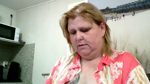 Sylviastar46 online show from 03-17-26, 08:56