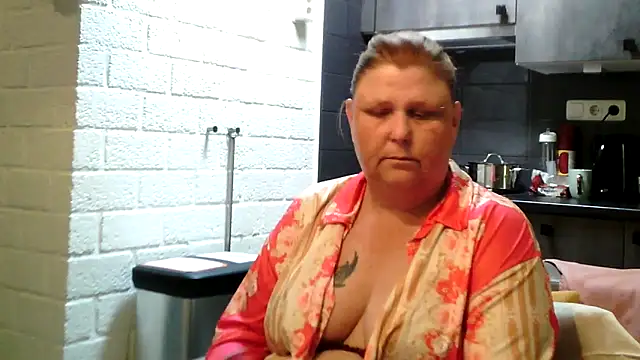Sylviastar46 online show from 05-08-26, 02:10