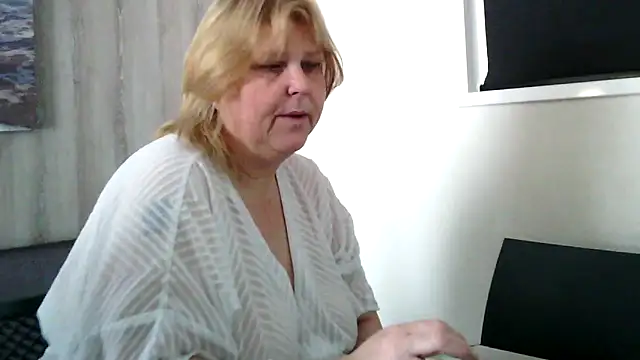 Sylviastar46 online show from 03-28-26, 08:48