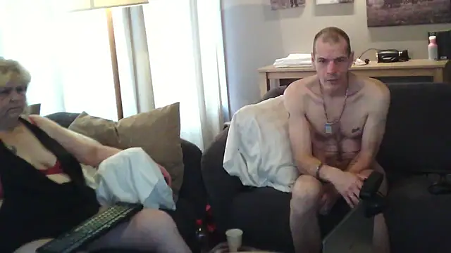 Sylviastar46 online show from 12-04-25, 08:57