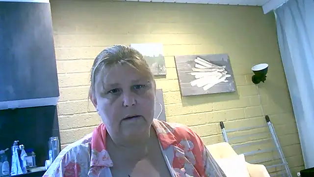 Sylviastar46 online show from 05-12-26, 09:26