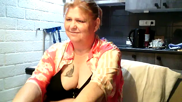 Sylviastar46 online show from 05-07-26, 07:23