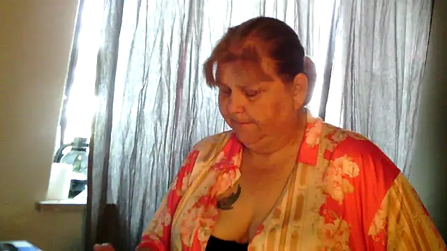 Sylviastar46 online show from 06-11-26, 08:00