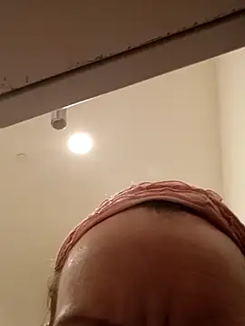 Karebearz1 online show from 11-28-25, 08:20