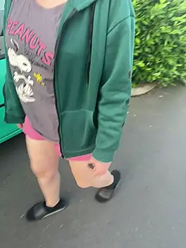Teeny-Slut18 online show from 06-17-26, 04:34