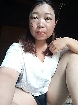julybe online show from 06-08-26, 05:41