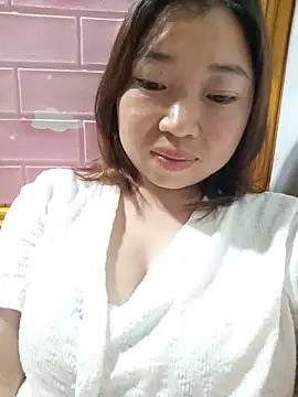 julybe online show from 06-12-26, 04:16