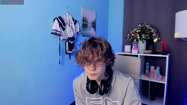 LeoBensyten online show from 11-19-25, 05:13