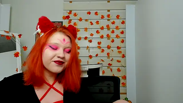 Snapshot of FoxPlayXX chatting on 10-31-25, 07:43 FoxPlayXX online show from 10-31-25, 07:43