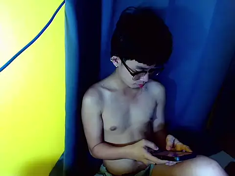 newcummersxx online show from 03-19-26, 05:40