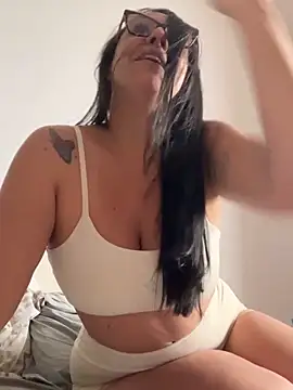 Snapshot of marjolyproibida chatting on 10-29-25, 06:29 marjolyproibida online show from 10-29-25, 06:29