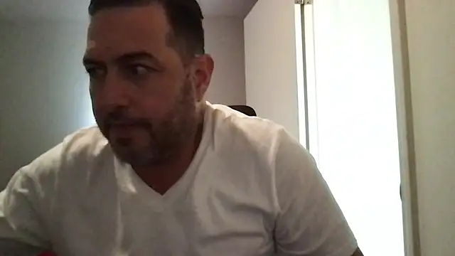 Snapshot of ezrah23 chatting on 11-26-25, 05:24 ezrah23 online show from 11-26-25, 05:24