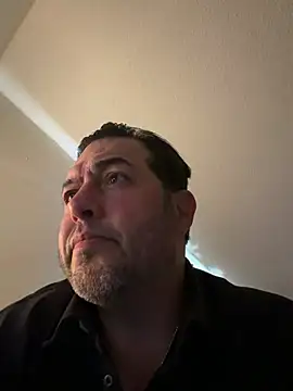 Snapshot of ezrah23 chatting on 01-14-26, 06:44 ezrah23 online show from 01-14-26, 06:44