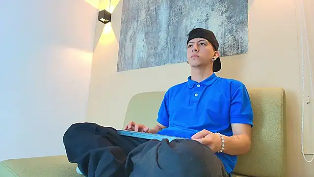 Snapshot of NOHA_CRAYG chatting on 11-04-25, 01:37 NOHA CRAYG online show from 11-04-25, 01:37