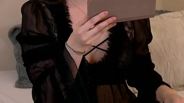 VickiBanx online show from 12-02-25, 04:03