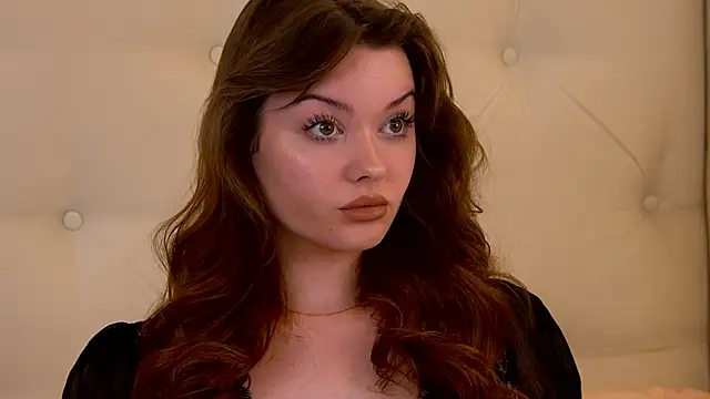 Snapshot of VickiBanx chatting on 10-30-25, 07:17 VickiBanx online show from 10-30-25, 07:17