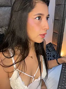 Snapshot of BrigitteVons chatting on 03-15-26, 05:03 BrigitteVons online show from 03-15-26, 05:03