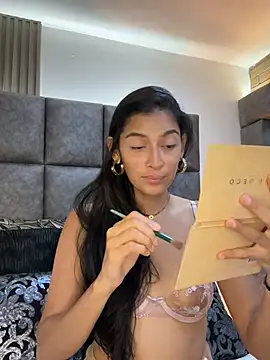 Snapshot of BrigitteVons chatting on 03-13-26, 01:43 BrigitteVons online show from 03-13-26, 01:43