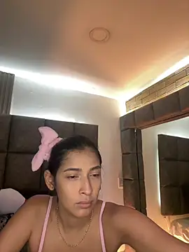 Snapshot of BrigitteVons chatting on 04-18-26, 01:41 BrigitteVons online show from 04-18-26, 01:41