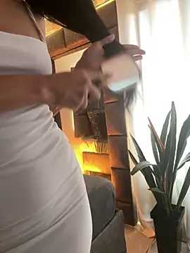 Snapshot of BrigitteVons chatting on 04-11-26, 10:24 BrigitteVons online show from 04-11-26, 10:24