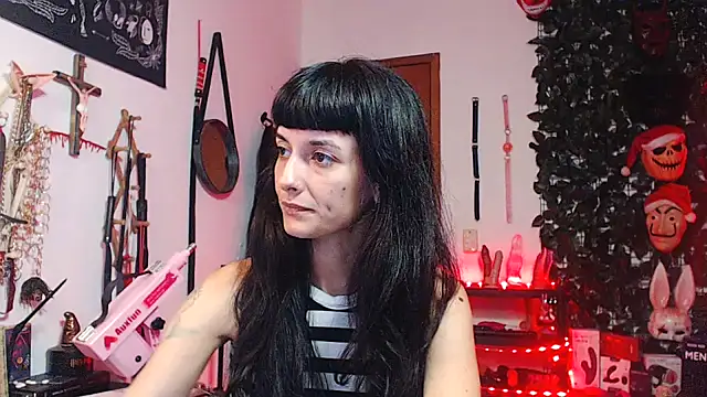 CarrieBurton online show from 11-20-25, 04:07