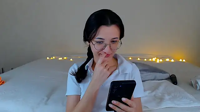 Snapshot of Dorotty_ chatting on 11-02-25, 02:16 Dorotty  online show from 11-02-25, 02:16