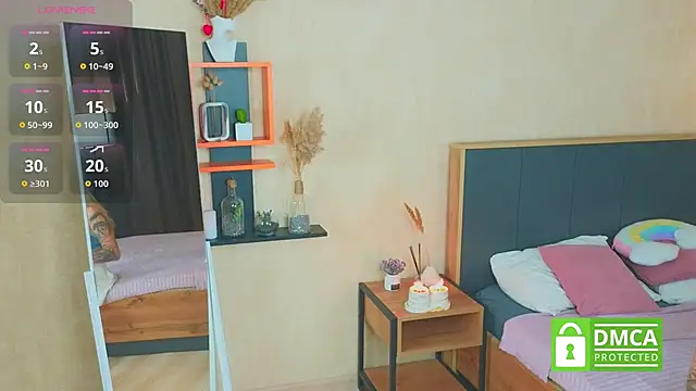 Snapshot of Ronesmee chatting on 10-30-25, 04:04 Ronesmee online show from 10-30-25, 04:04