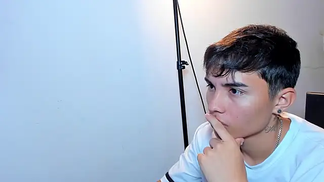 MollyandFher online show from 11-29-25, 02:34