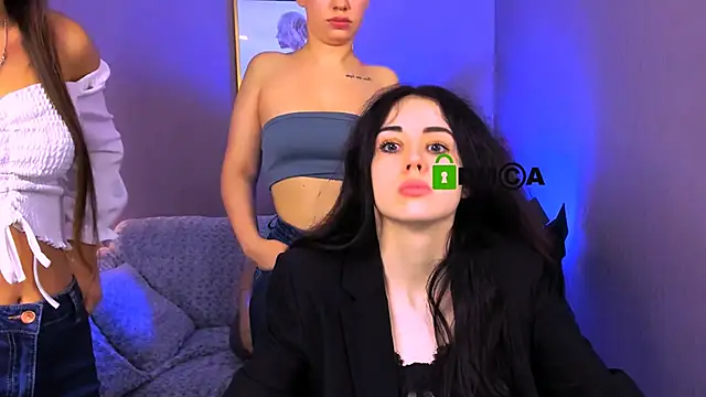 lisa dark  online show from 11-08-25, 09:18