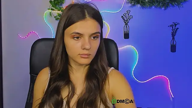 lisa dark  online show from 07-13-26, 09:30