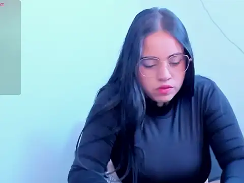 Snapshot of Nahiiara19 chatting on 11-06-25, 08:24 Nahiiara19 online show from 11-06-25, 08:24