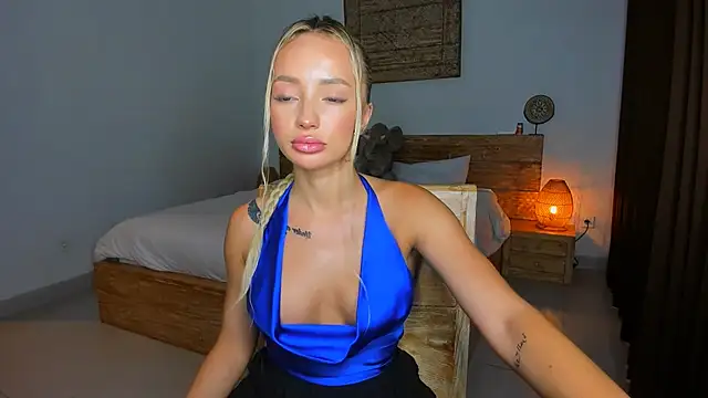 Snapshot of TangledChannels chatting on 10-30-25, 02:32 TangledChannels online show from 10-30-25, 02:32