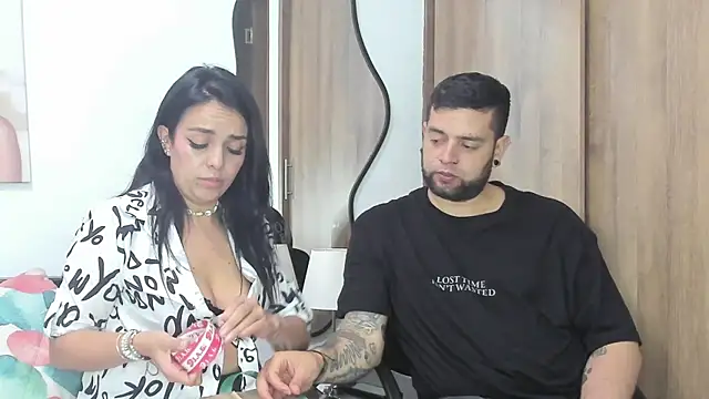 MailynAndNick online show from 12-23-25, 03:28