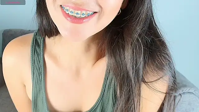 Snapshot of alana_pink95 chatting on 10-31-25, 10:45 alana pink95 online show from 10-31-25, 10:45