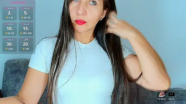 Snapshot of alana_pink95 chatting on 12-18-25, 12:31 alana pink95 online show from 12-18-25, 12:31