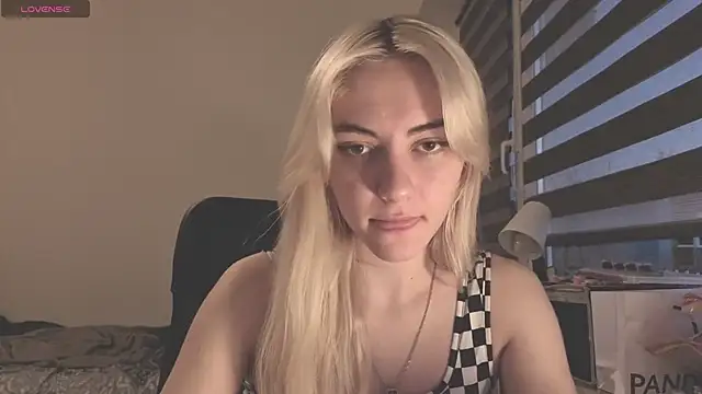 misa  liaaa online show from 11-04-25, 03:16