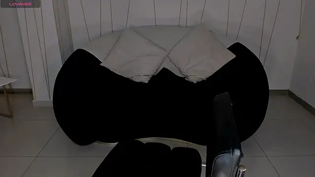 LaurentRosse1 online show from 05-04-26, 08:11