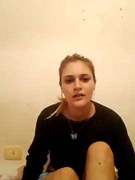 Snapshot of larubia_arg chatting on 11-03-25, 04:39 larubia arg online show from 11-03-25, 04:39