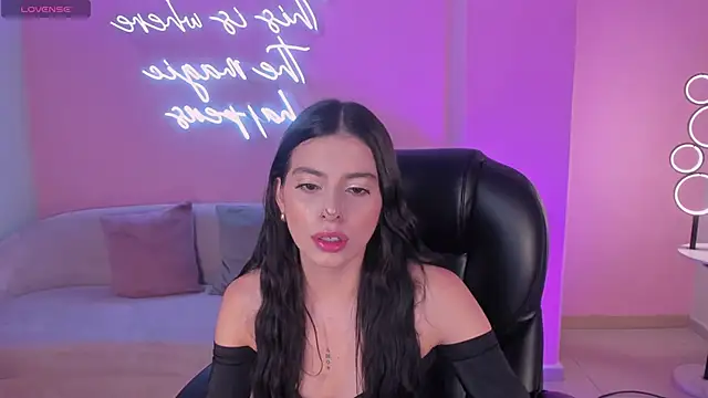 Snapshot of BellaConnorX chatting on 06-18-26, 05:17 BellaConnorX online show from 06-18-26, 05:17