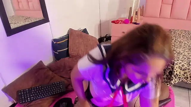 Evaa white online show from 02-21-26, 12:40