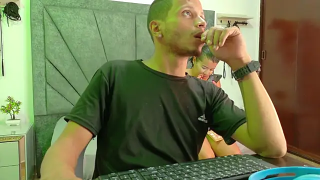 DamianandEva online show from 06-16-26, 01:22