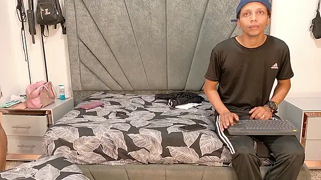 DamianandEva online show from 02-04-26, 01:17