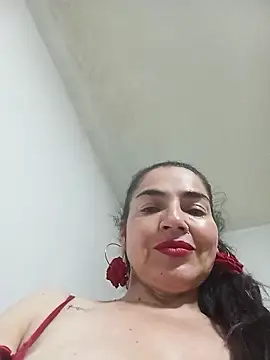 Snapshot of MaryRoze_ chatting on 05-27-26, 01:57 MaryRoze online show from 05-27-26, 01:57