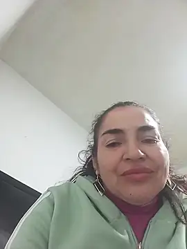 Snapshot of MaryRoze_ chatting on 04-29-26, 01:10 MaryRoze online show from 04-29-26, 01:10