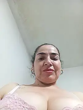 Snapshot of MaryRoze_ chatting on 05-17-26, 12:43 MaryRoze online show from 05-17-26, 12:43