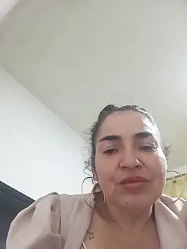 Snapshot of MaryRoze_ chatting on 04-23-26, 01:23 MaryRoze online show from 04-23-26, 01:23