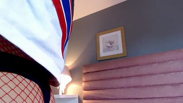 Snapshot of RavynRouge_ chatting on 12-15-25, 01:06 RavynRouge online show from 12-15-25, 01:06