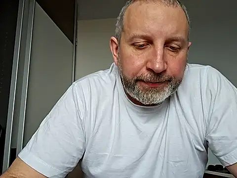 Snapshot of ghost430000 chatting on 11-09-25, 09:57 ghost430000 online show from 11-09-25, 09:57