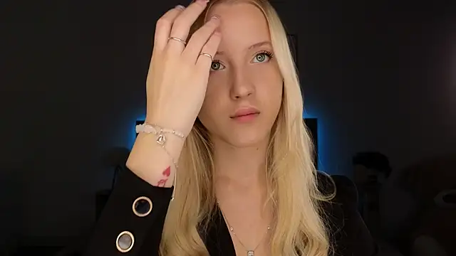 adele armass online show from 03-28-26, 08:32