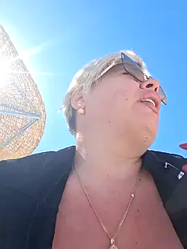 Snapshot of MilkySky chatting on 03-01-26, 11:10 MilkySky online show from 03-01-26, 11:10